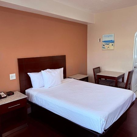 Travelodge By Wyndham Harbor City Los Angeles Exterior photo