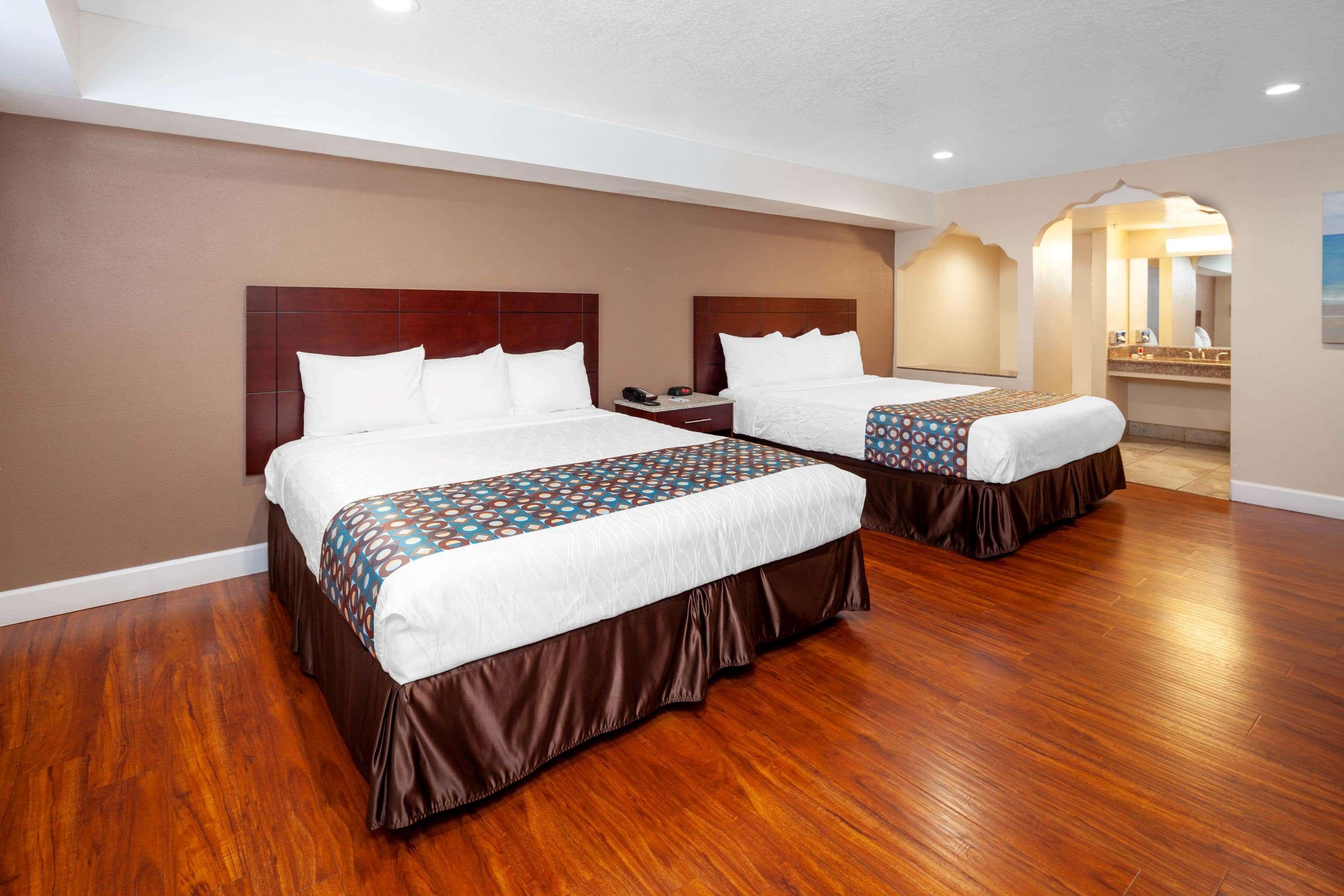 Travelodge By Wyndham Harbor City Los Angeles Exterior photo