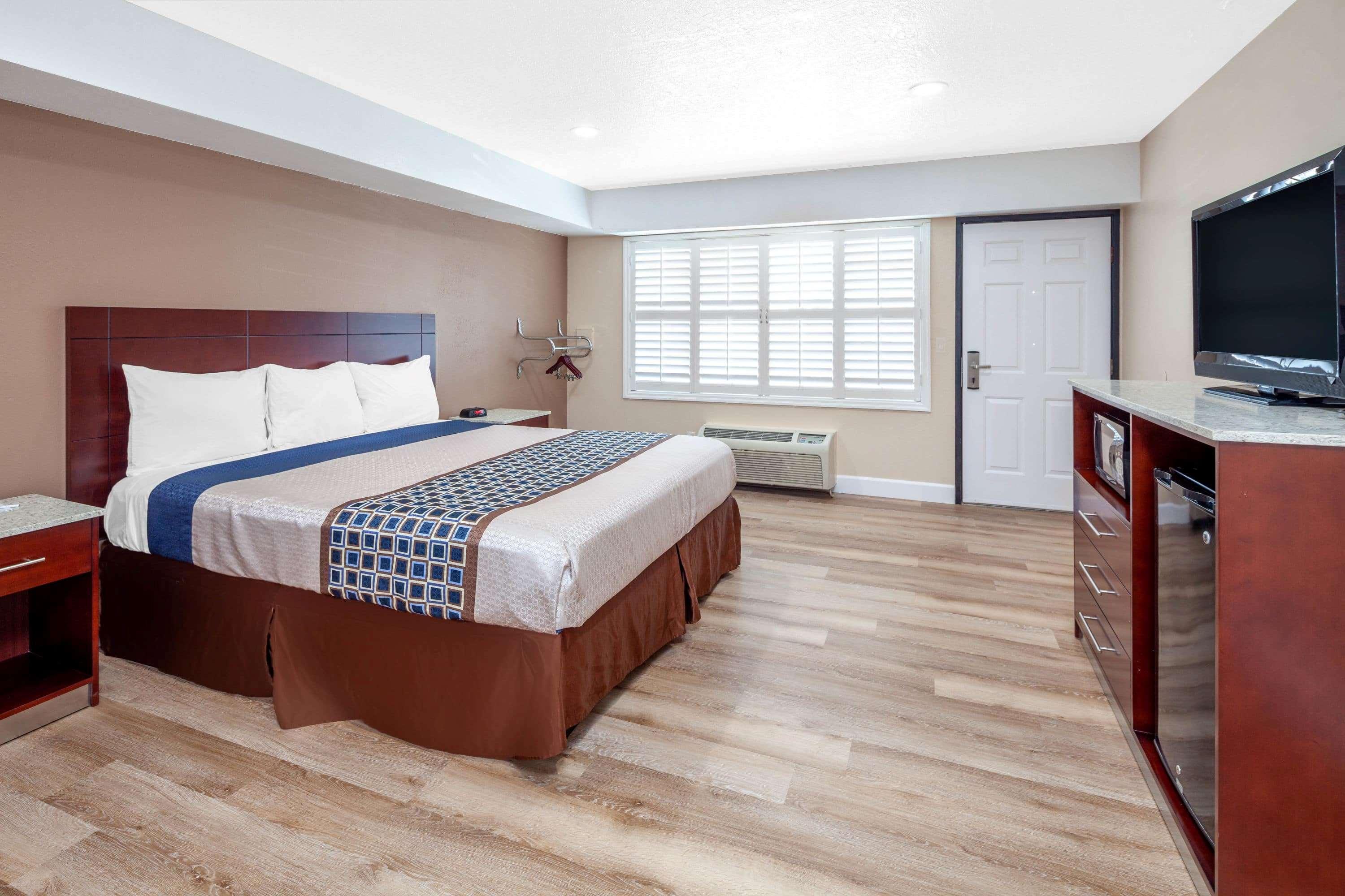 Travelodge By Wyndham Harbor City Los Angeles Exterior photo